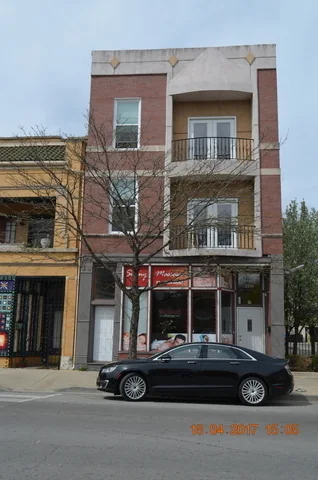 Historical exterior photograph of 2854 West Armitage Avenue